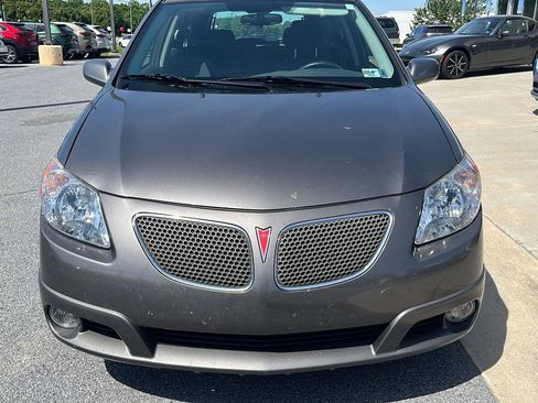 Used 2008 Pontiac Vibe w/ Preferred Package FWD image 2