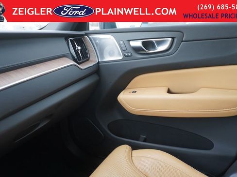 Used 2023 Volvo XC60 B5 Ultimate image 34