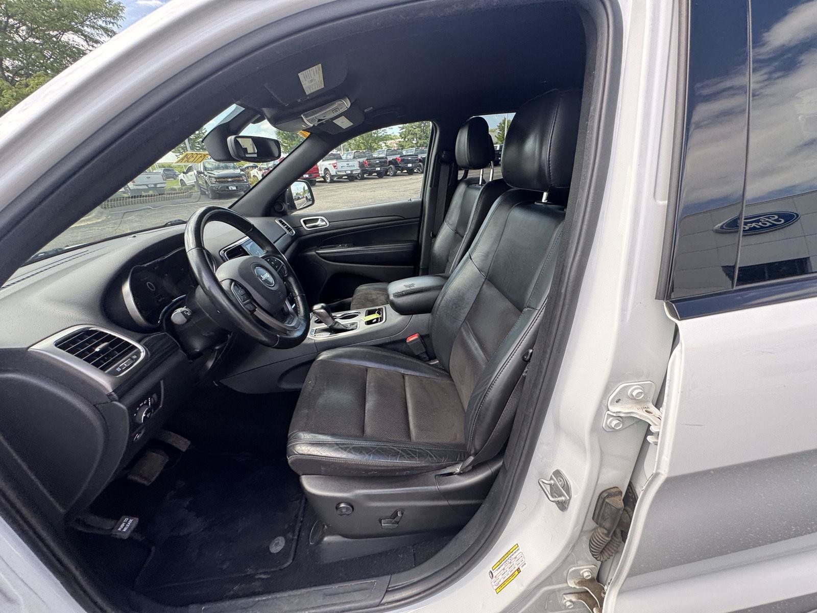Used 2020 Jeep Grand Cherokee Altitude AWD/4WD image 11