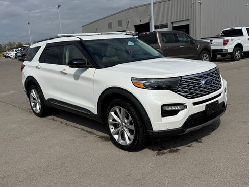 Used 2022 Ford Explorer Platinum w/ Equipment Group 601A image 2