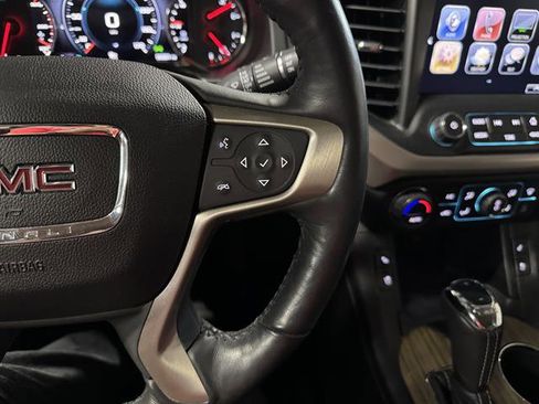 Used 2018 GMC Acadia Denali w/ Technology Package AWD/4WD image 20