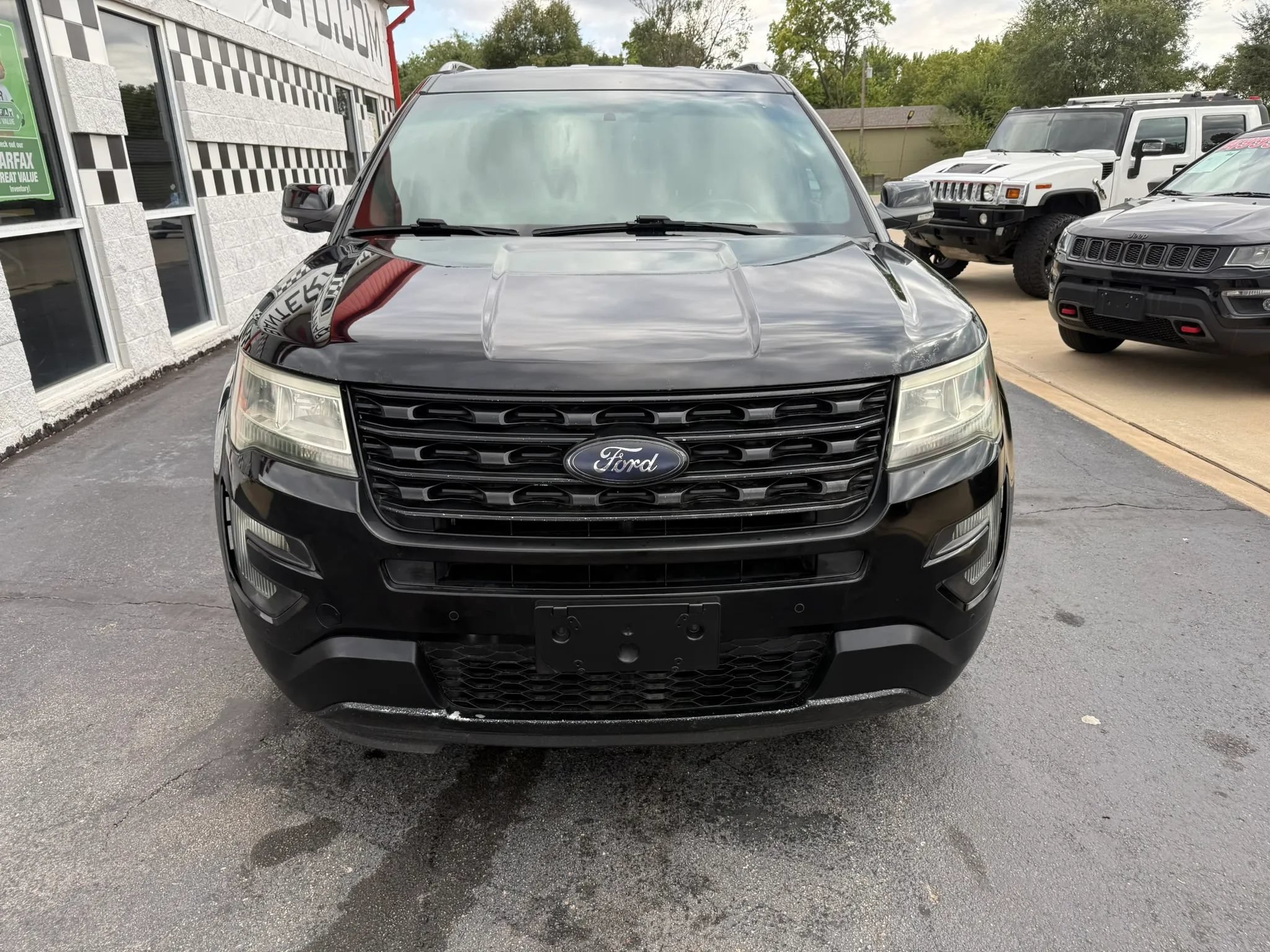 Used 2016 Ford Explorer XLT w/ Equipment Group 202A AWD/4WD image 21