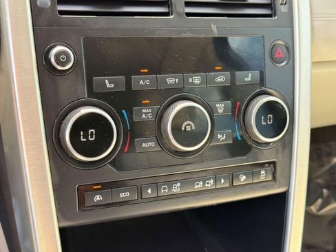 Used 2017 Land Rover Discovery Sport HSE image 19