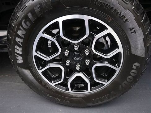 Used 2023 Ford F150 Lariat image 15