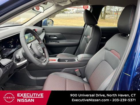 Used 2025 Nissan Kicks SR w/ Illumination Package image 10