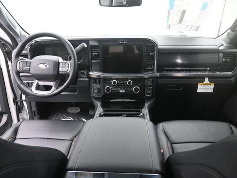 New 2026 Ford F250 Lariat w/ Black Appearance Package image 28