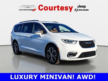 Used 2022 Chrysler Pacifica Pinnacle