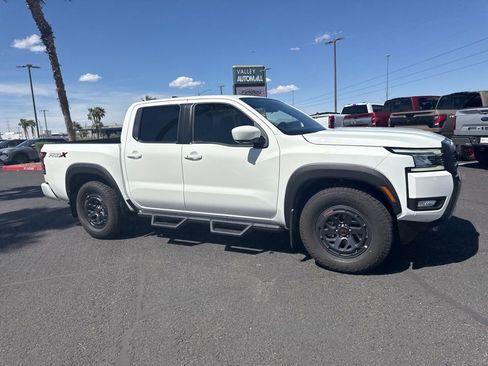 Used 2025 Nissan Kicks SR image 18