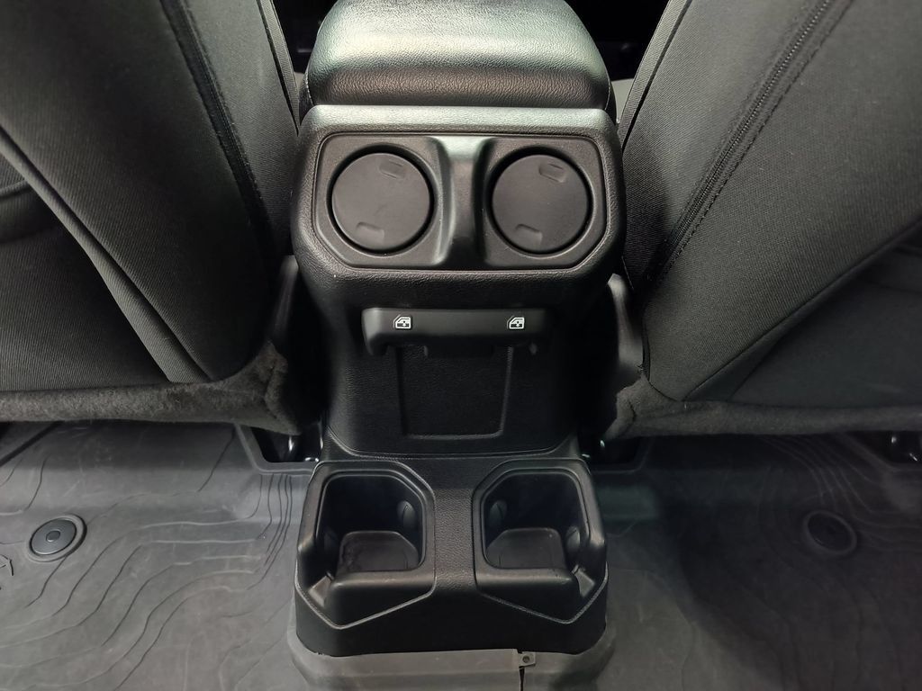 Used 2023 Jeep Gladiator Sport AWD/4WD image 15