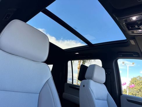 New 2026 Chevrolet Suburban Premier image 18