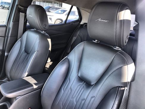 Used 2025 Buick Encore GX Avenir w/ Avenir Convenience Package image 11