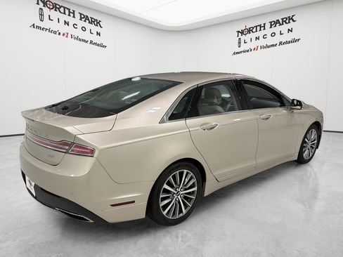 Used 2017 Lincoln MKZ Select w/ Select Plus Package FWD image 5