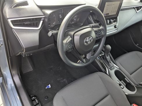 Used 2025 Toyota Corolla LE image 17