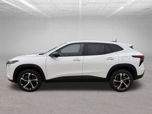 Used 2024 Chevrolet Trax RS FWD image 4