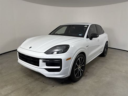 New 2025 Porsche Cayenne Turbo image 1