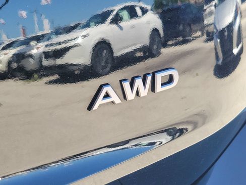 Used 2025 Nissan Rogue SV AWD/4WD image 7