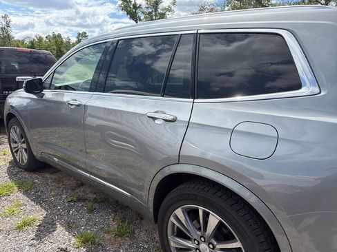 Used 2025 Cadillac XT6 Premium Luxury image 8