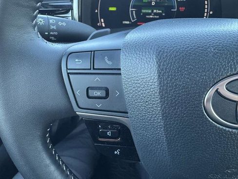 Certified 2025 Toyota Camry SE image 17