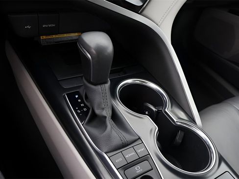 Certified 2020 Toyota Camry XLE image 21