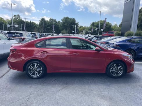 Used 2023 Kia Forte LXS w/ LXS Technology Package FWD image 8