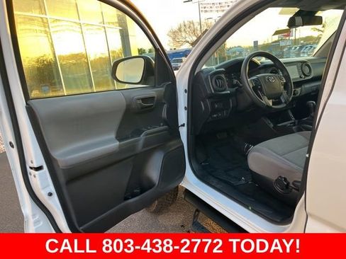 Used 2022 Toyota Tacoma SR AWD/4WD image 3