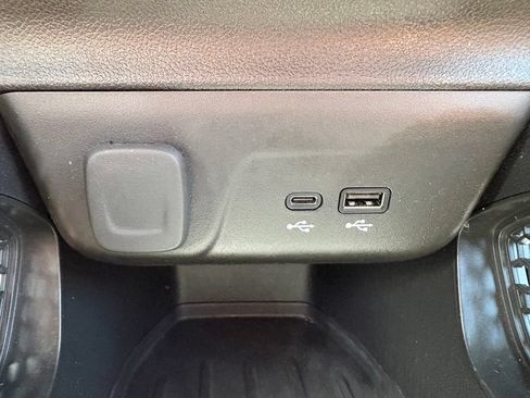 Used 2024 Chevrolet TrailBlazer LT w/ LT Cold Weather Package FWD image 21