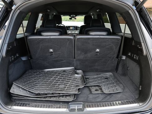 Used 2020 Mercedes-Benz GLS 450 4MATIC image 10