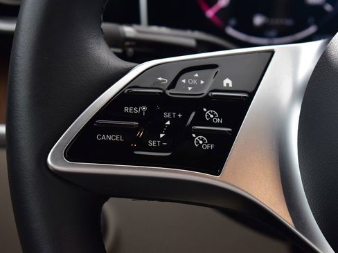 Certified 2025 Mercedes-Benz C 300 4MATIC Sedan image 16