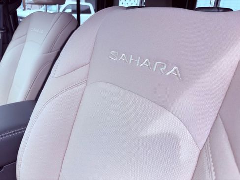 Used 2022 Jeep Wrangler Unlimited Sahara w/ LED Lighting Group image 12