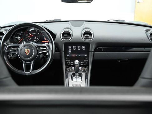 Used 2018 Porsche 718 Cayman RWD image 20
