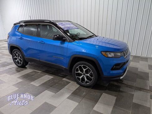 Used 2025 Jeep Compass Limited image 5