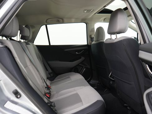 Used 2025 Subaru Outback Premium AWD/4WD image 12