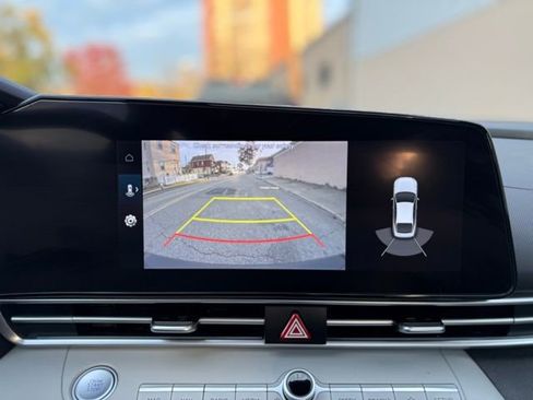 Used 2022 Hyundai Elantra Limited image 39