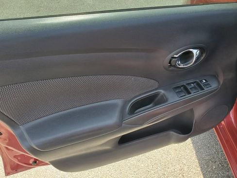 Used 2016 Nissan Versa SV image 16