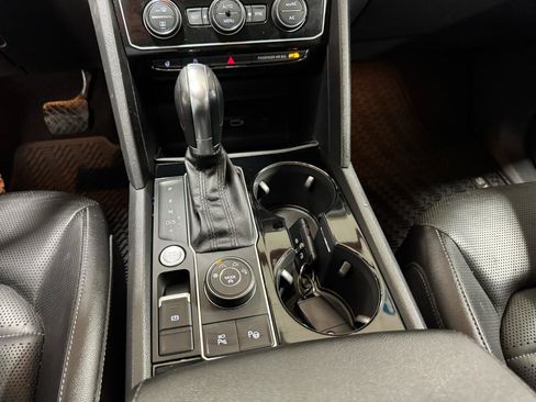 Used 2018 Volkswagen Atlas SEL Premium image 24