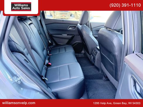 Used 2021 Nissan Rogue SV w/ Premium Package image 14