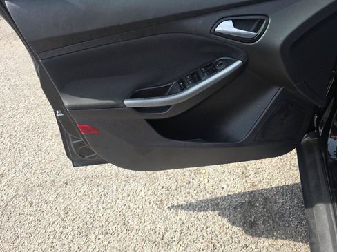 Used 2012 Ford Focus SE FWD image 13