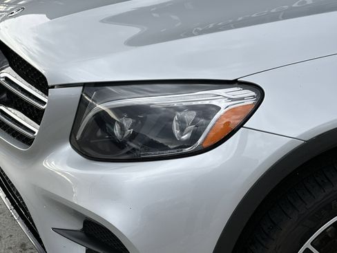 Certified 2018 Mercedes-Benz GLC 300 4MATIC image 10