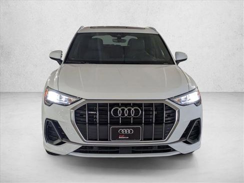 Used 2022 Audi Q3 2.0T Premium w/ Convenience Package image 2
