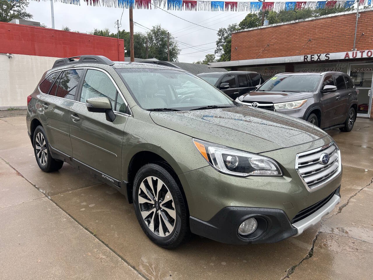 Used 2016 Subaru Outback 2.5i Limited AWD/4WD image 4