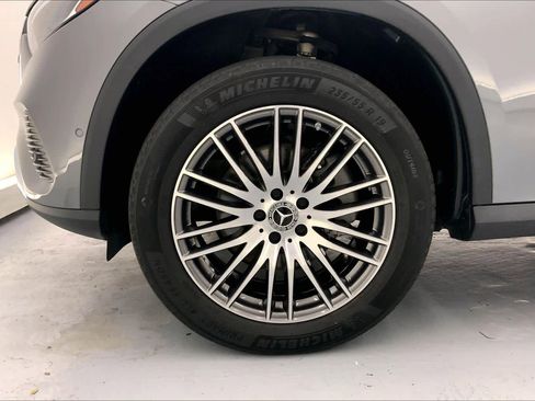 Certified 2023 Mercedes-Benz GLC 300 image 9