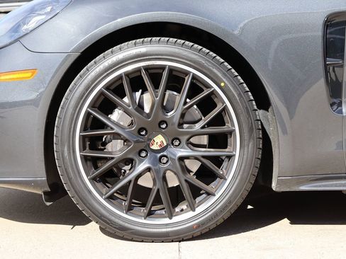 Used 2017 Porsche Panamera image 52