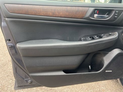 Used 2017 Subaru Outback 2.5i Limited image 10