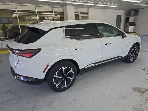 Certified 2025 Chevrolet Equinox EV LT image 6