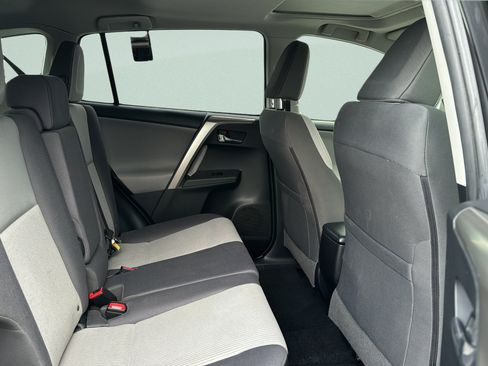 Used 2015 Toyota RAV4 XLE AWD/4WD image 28