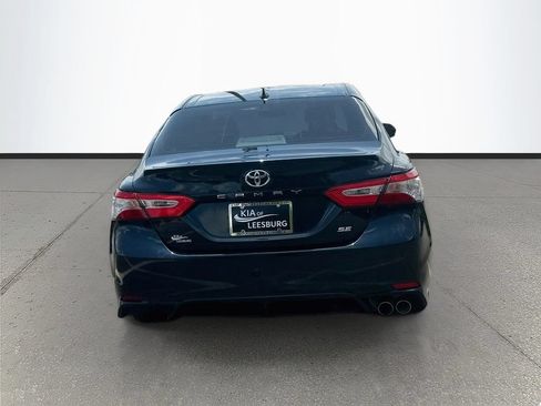 Used 2020 Toyota Camry SE FWD image 6