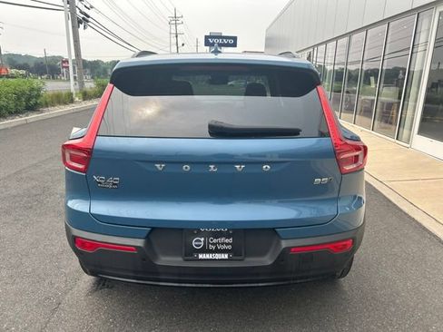 Certified 2025 Volvo XC40 B5 Plus AWD/4WD image 4