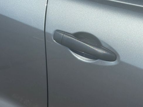 Used 2025 Nissan Kicks Play S image 9