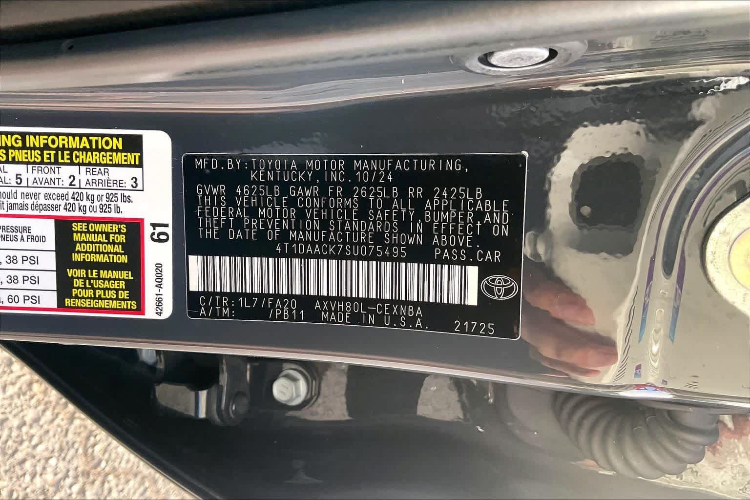 Used 2025 Toyota Camry LE FWD image 33