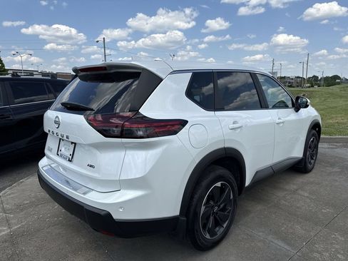 Used 2026 Nissan Rogue SV AWD/4WD image 13